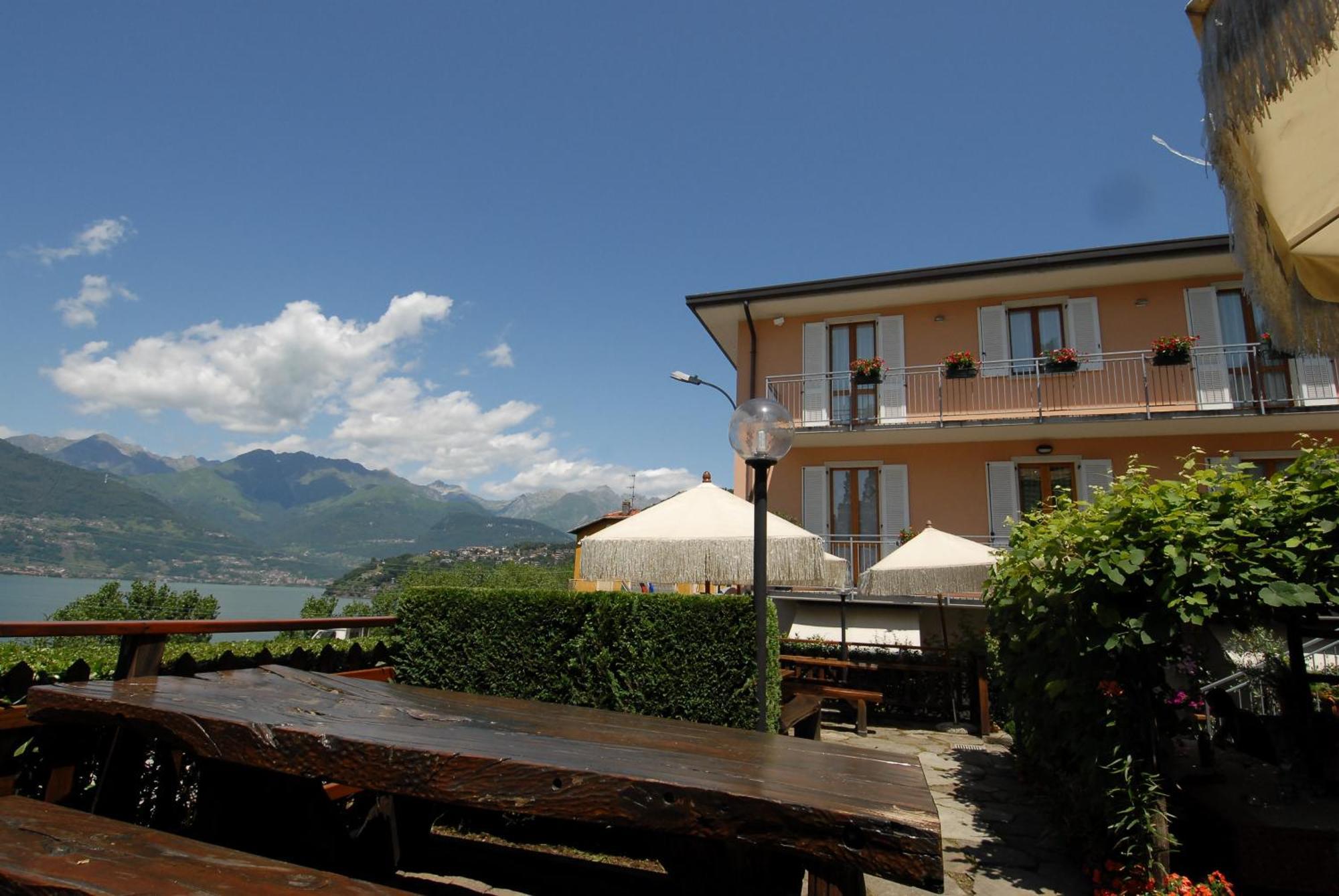 Dell'era Bed & Breakfast 2*